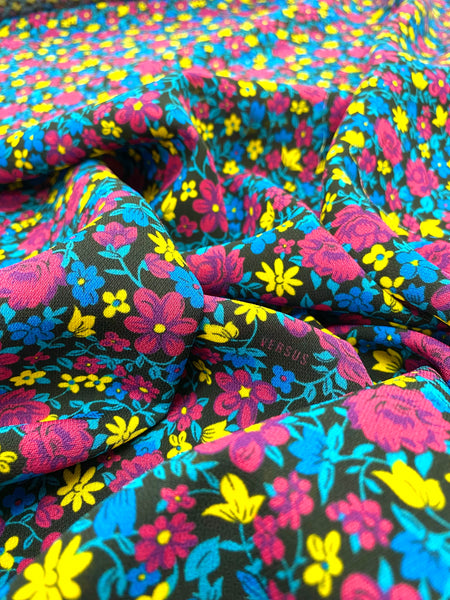 PL-7854W  DESIGNER SIGNATURE PRINT POLY CREPE. VERSACE. ITALY