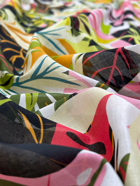 CP-9207W TROPICAL PRINT COTTON VOILE. ITALY
