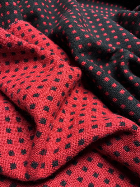 WC-9299W DOUBLE FACED CHECK DESIGN JACQUARD WOOL COATING. MADE IN ITALY.