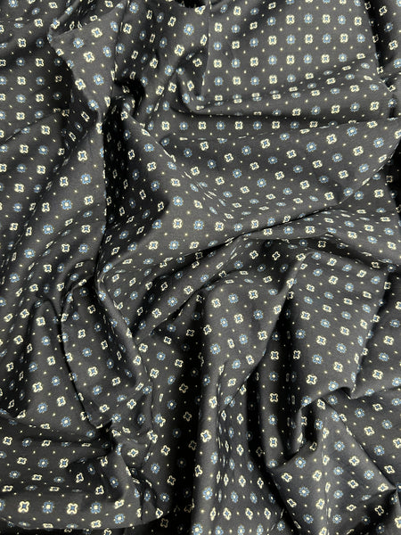 REF-114 SMALL PRINT COTTON SILK SHIRTING. CANALI. ITALY. A CUT OF 1-1/4 YARDS.
