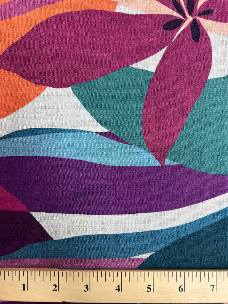 REF-178  LARGE FLORAL PRINT LINEN POPLIN. ITALY. A CUT OF 1-3/8 YARDS