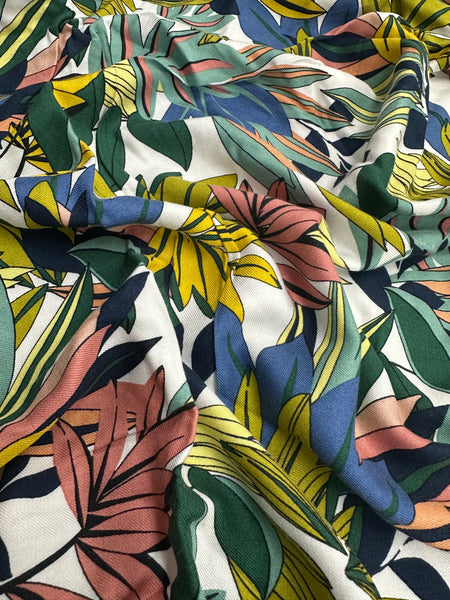 REF-173  LEAF ABSTRACT PRINT VISCOSE TWILL. ITALY. A CUT OF 7/8 OF A YARD.
