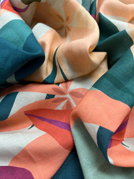 REF-178  LARGE FLORAL PRINT LINEN POPLIN. ITALY. A CUT OF 1-3/8 YARDS