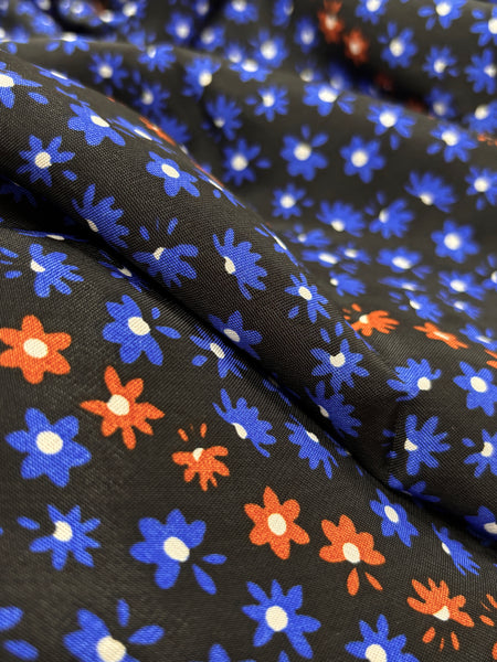 REF-194 DAINTY FLOWER PRINT VISCOSE. ITALY. A CUT OF 1-1/2 YARD.