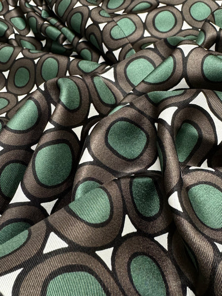 REF-186 CIRCLE PRINT SILK TWILL MAX MARA. ITALY. A CUT OF 2 YARDS