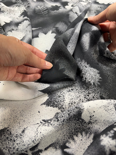 S-9285W DIGITAL FLORAL PRINT SILK CREPE DE BHINE. MADE IN ITALY.