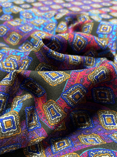 WC-9296W-A DIGITAL PAISLEY MEDLALION PRINT WOOL CHALLIS. MADE IN ITALY.
