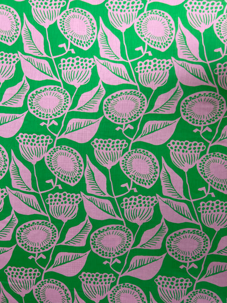 REF-146 LOTUS STEM PRINT COTTON POPLIN SATIN FINISH. ITALY. A CUT OF 7/8 YARD.