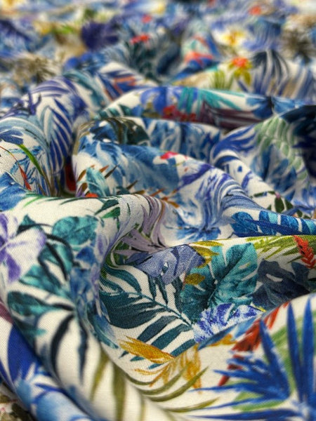 RV-9205W-A MINIATURE TROPICAL PRINT VISCOSE CHALLIS. ITALY