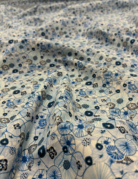 CP-9225W LIBERTY-INSPIRED FLORAL PRINT COTTON POPLIN. ITALY