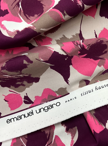 CP-9267W-A DESIGNER SIGNATURE ABSTRACT FLORAL PRINT FINE TEXTURE COTTON. EMANUEL UNGARO. ITALY