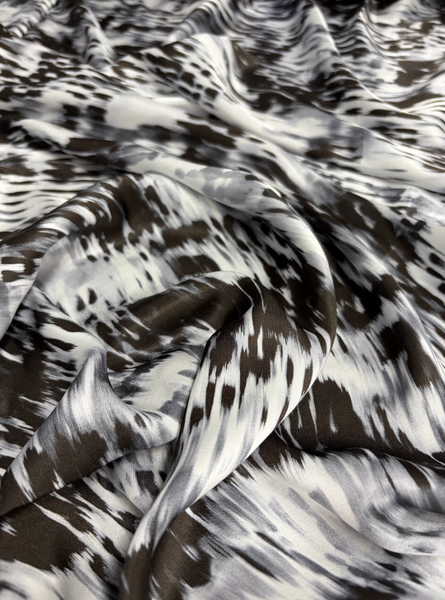 REF-214 PRINTED VISCOSE CHARMESUE. ITALY. A CUT OF 1 YARD.
