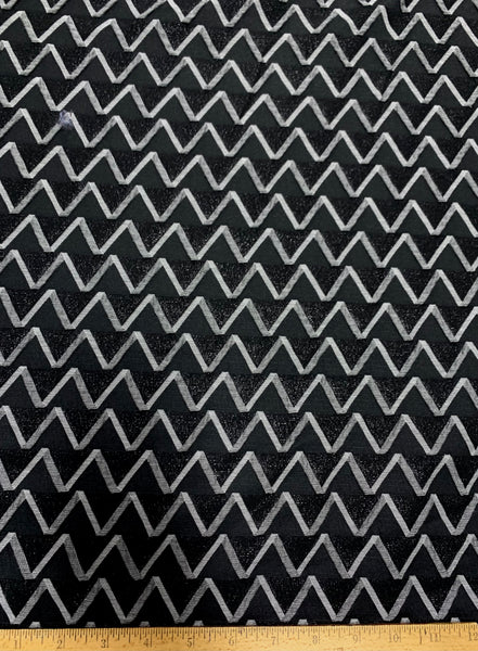 MB-7685W FANCY METALLIC ZIGZAG DESIGN JACQUARD. A CUT OF 3-1/4 YARDS. FRANCE