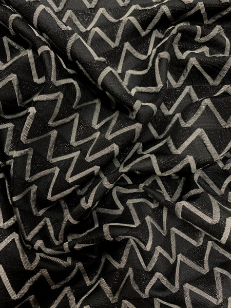 MB-7685W FANCY METALLIC ZIGZAG DESIGN JACQUARD. A CUT OF 3-1/4 YARDS. FRANCE