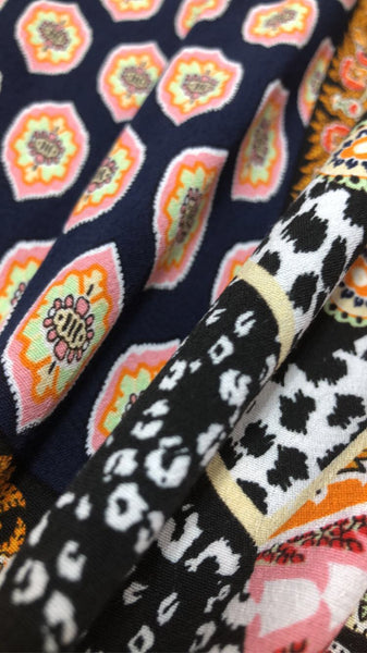 RV-7503W GEOMETRIC PRINT VISCOSE CREPE. ITALY