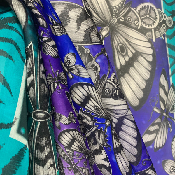 ES-1044-B "MARIPOSA MECÁNICA" - EMMA SHIPLEY DIGITAL PRINT SILK SCARF. MADE IN ITALY